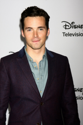 Celebrity Weight on Celebrity Weigh In   Ian Harding Weight